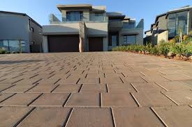 Best Custom Driveway Design  in Belton, MO